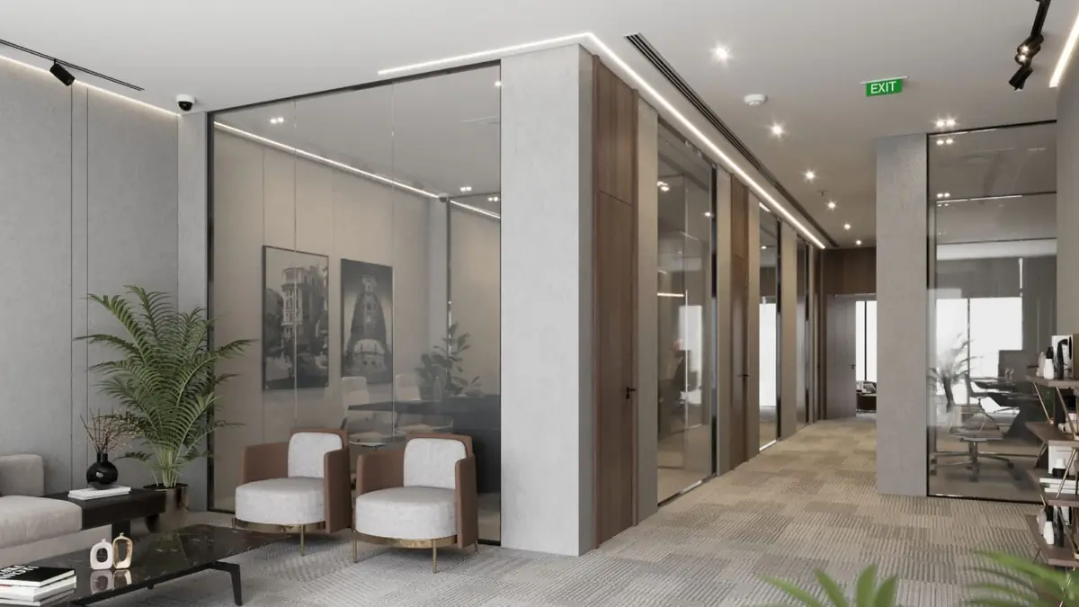 41 Business District – Büroflur mit verglasten Besprechungsräumen, Holzpaneelen und Lounge-Sesseln